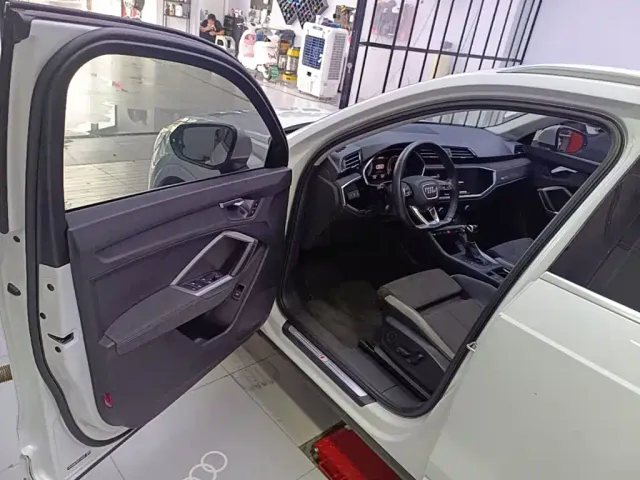 Audi Q3 — Фото автомобиля 11