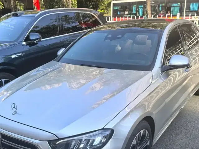 Фотография автомобиля — Mercedes-Benz E-Class