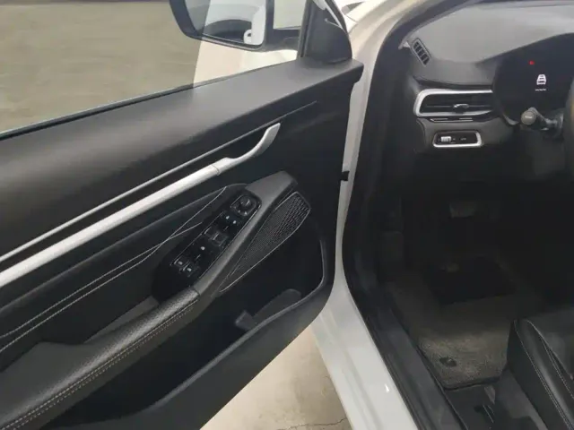 Geely Emgrand — Фото автомобиля 7