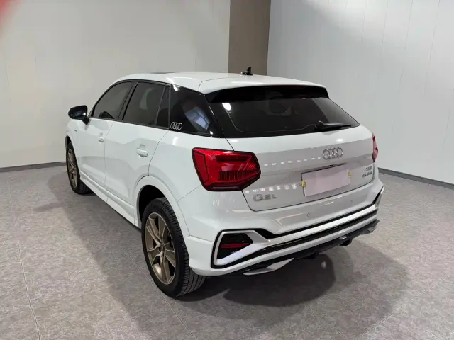 Audi Q2L — Фото автомобиля 5