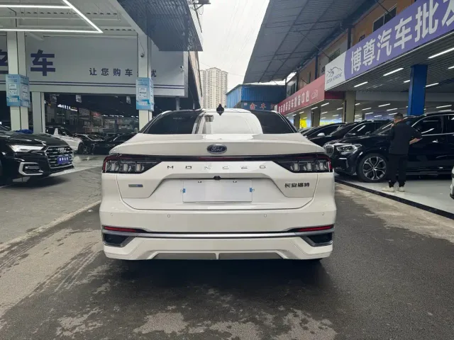 Ford Mondeo — Фото автомобиля 26