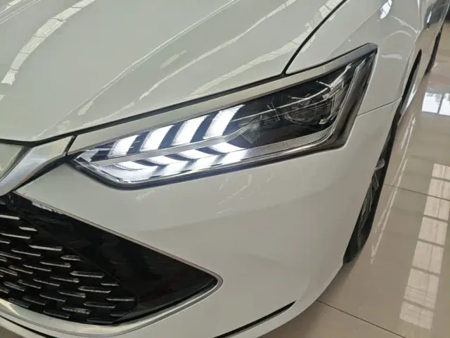 BYD Qin PLUS — Фото автомобиля 23