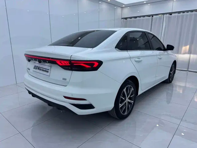 Geely Emgrand — Фото автомобиля 4