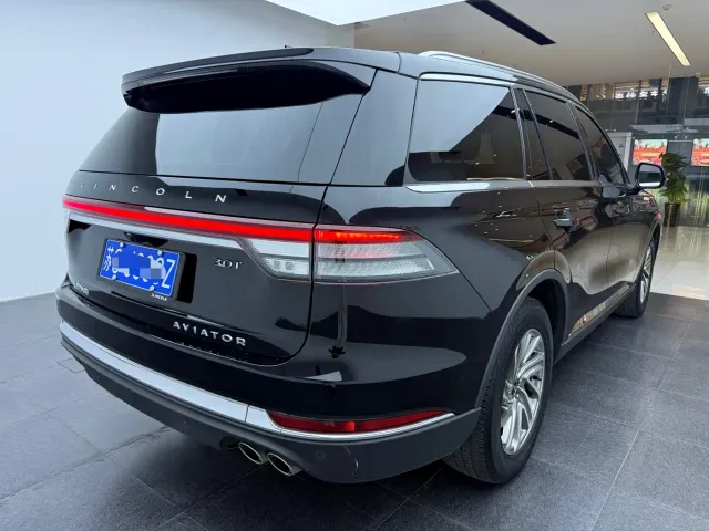 Lincoln Aviator — Фото автомобиля 10