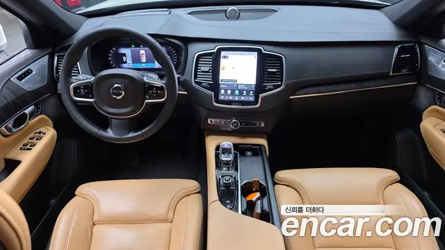 Volvo XC90 — Фото автомобиля 10