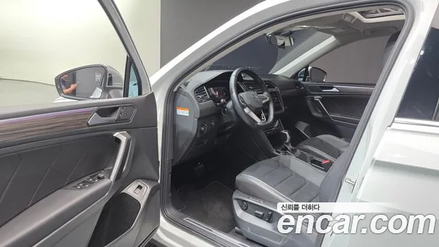 Volkswagen Tiguan — Фото автомобиля 9