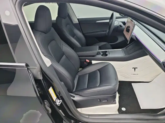 Tesla Model Y — Фото автомобиля 24