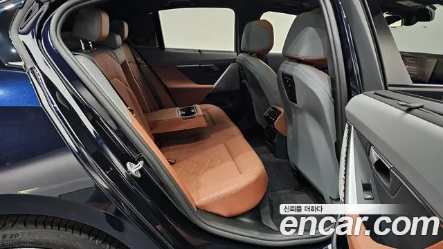 BMW 5-Series 5 серия (G60) 530i xDrive M Sport — Фото автомобиля 11