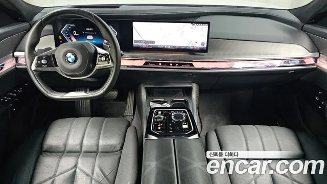 BMW 7 Series G70 — Фото автомобиля 10