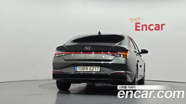 Hyundai AVANTE Inspiration — Фото автомобиля 4