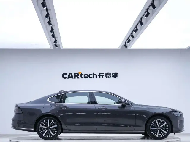 Volvo S90 — Фото автомобиля 2