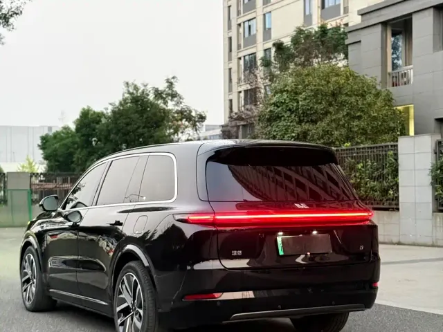 Li Auto L9 — Фото автомобиля 12