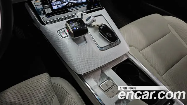 Hyundai Grandeur (New) Hybrid — Фото автомобиля 12