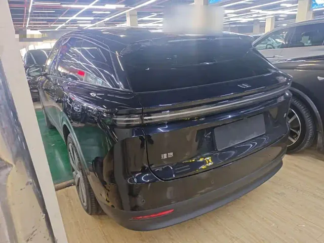 Li Auto i6 — Фото автомобиля 4