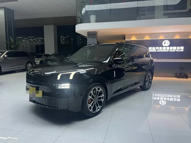 Фотография автомобиля — Lynk & Co 900