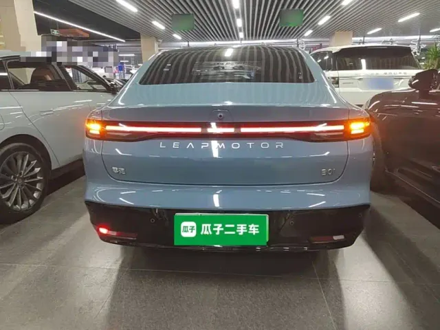 Leapmotor B01 — Фото автомобиля 5