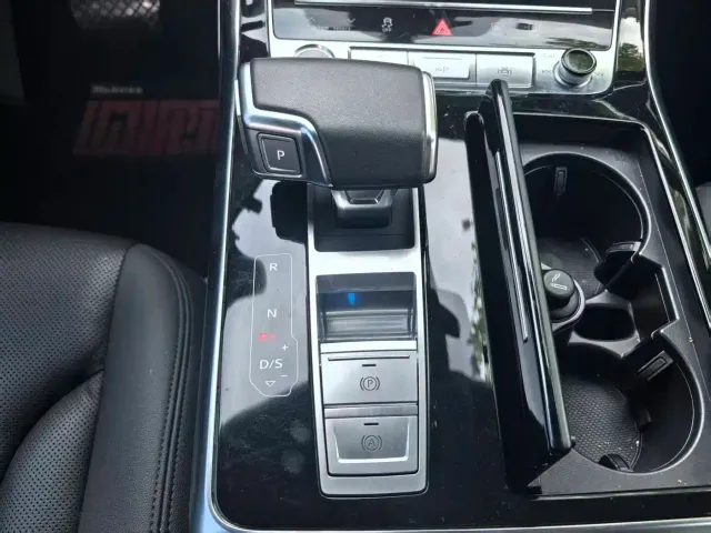 Audi Q7 — Фото автомобиля 16