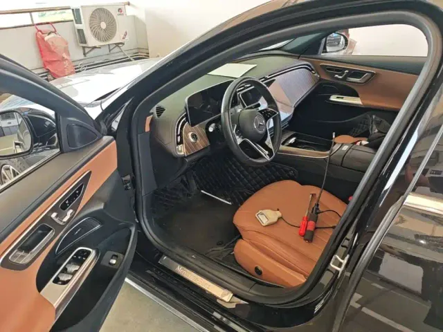 Mercedes-Benz E-Class — Фото автомобиля 15