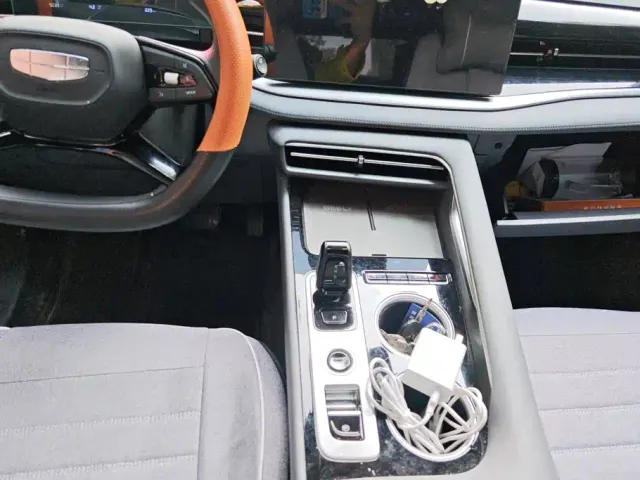 Geely Boyue — Фото автомобиля 16