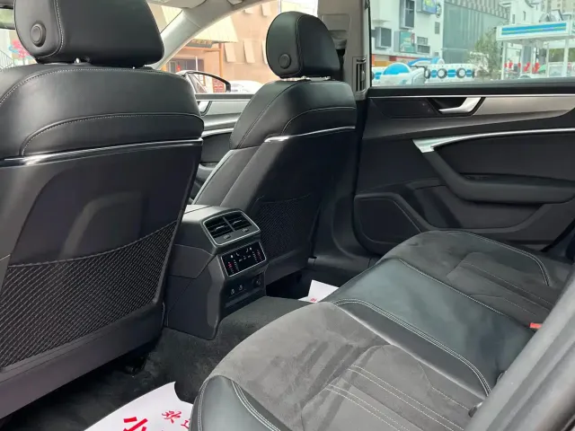 Audi Audi A7L 2024 45TFSI S-line Dream Edition Crystal Package — Фото автомобиля 14