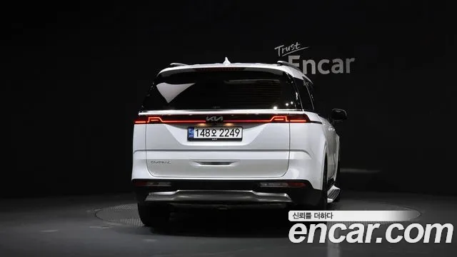 Kia Canival — Фото автомобиля 4