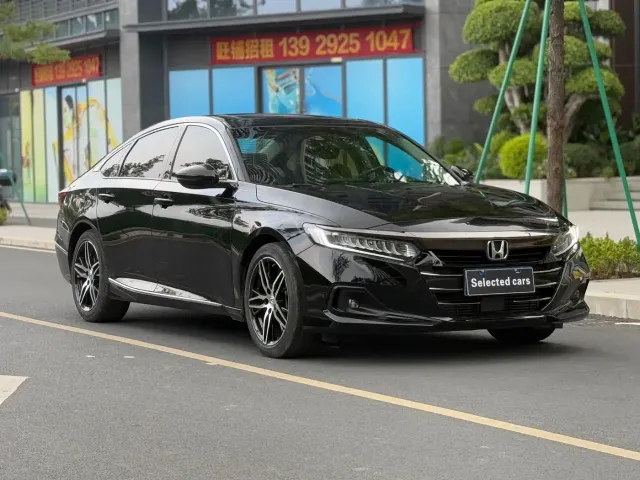 Honda Accord — Фото автомобиля 3