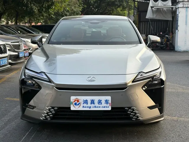 Lexus ES — Фото автомобиля 2