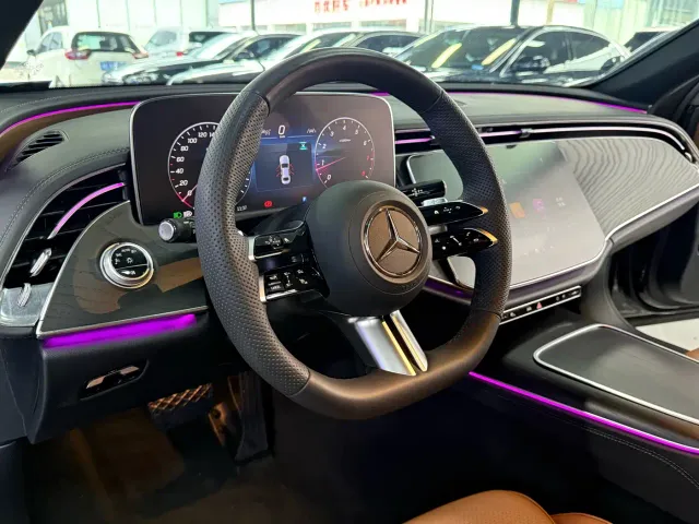 Mercedes-Benz E-Class — Фото автомобиля 9