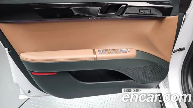 Hyundai Grandeur GN7 — Фото автомобиля 13