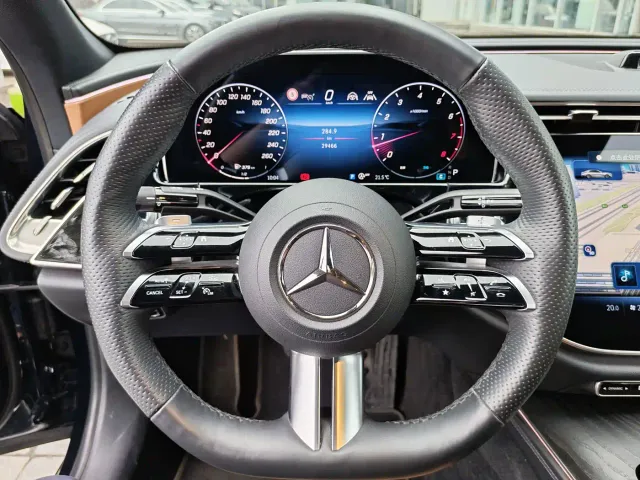 Mercedes-Benz E-Class — Фото автомобиля 9