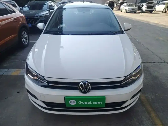 Volkswagen Polo — Фото автомобиля 2