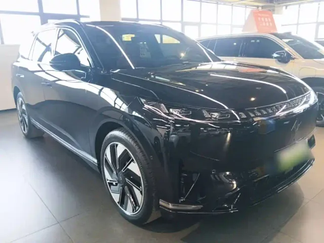 Dongfeng eπ 008 — Фото автомобиля 3