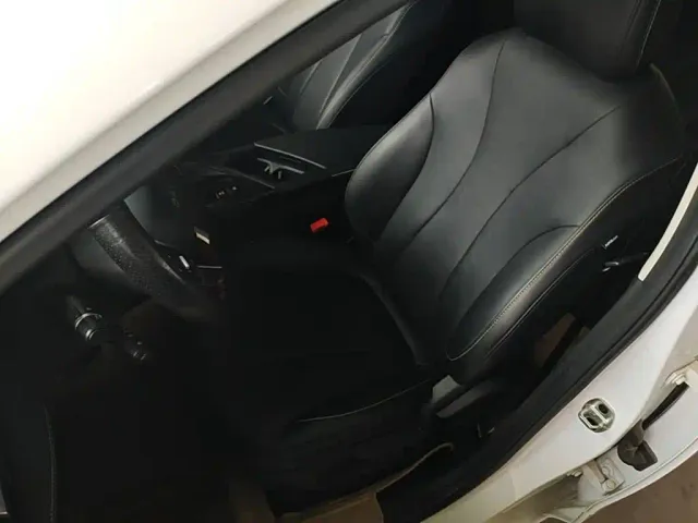 Roewe i5 — Фото автомобиля 14