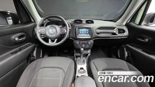 Jeep Renegade — Фото автомобиля 7