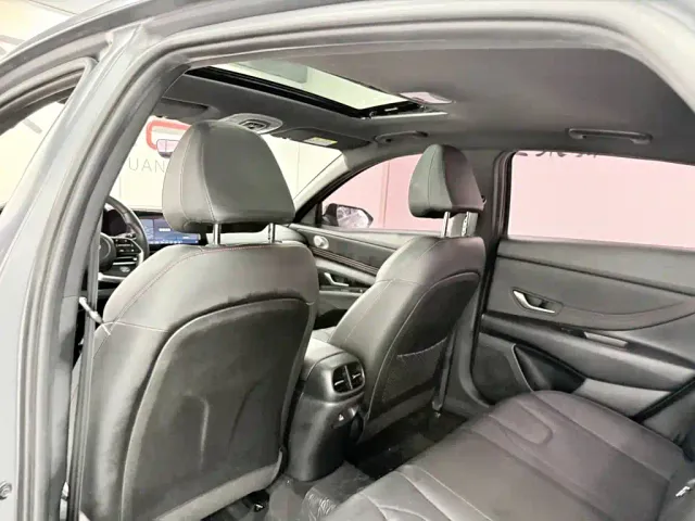 Hyundai Elantra — Фото автомобиля 11
