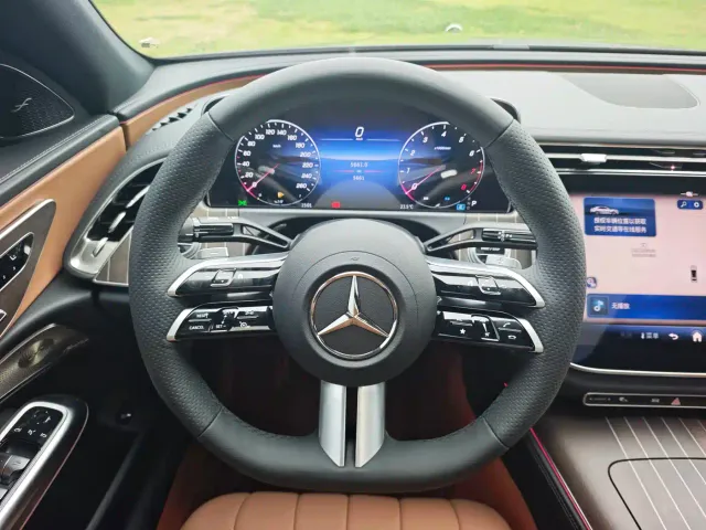 Mercedes-Benz E-Class — Фото автомобиля 15