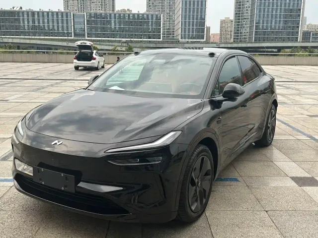 Фотография автомобиля — Onvo L60