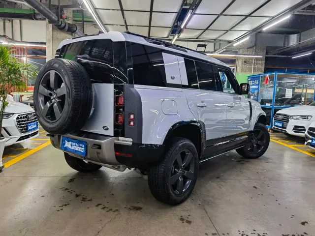 Land Rover Defender — Фото автомобиля 6