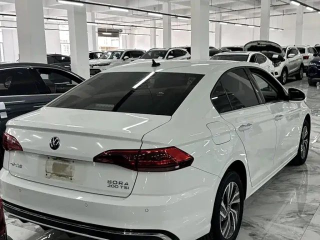 Volkswagen Bora — Фото автомобиля 5