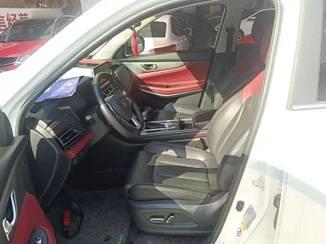 Changan CS75 — Фото автомобиля 14