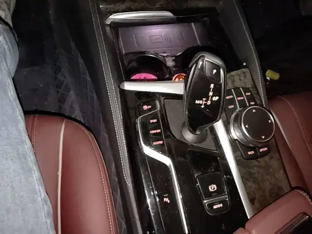 BMW 5 Series — Фото автомобиля 13