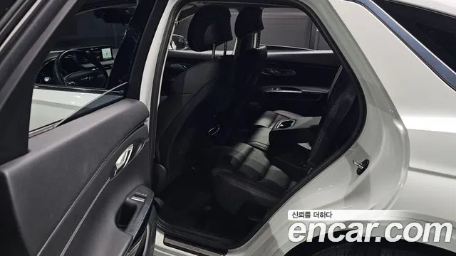 Genesis GV70 — Фото автомобиля 18