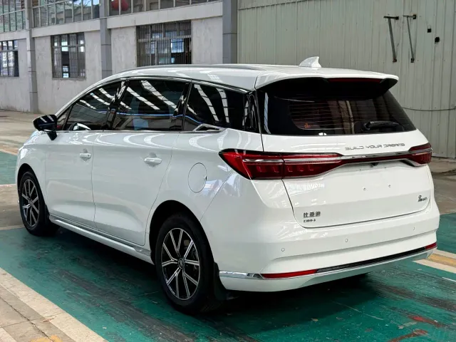 BYD Song MAX — Фото автомобиля 5
