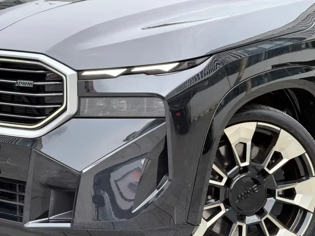 BMW XM — Фото автомобиля 3