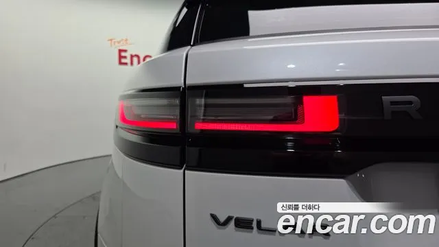 Land Rover Range Rover Velar Range Rover Velar 2.0 P250 Dynamic SE — Фото автомобиля 19