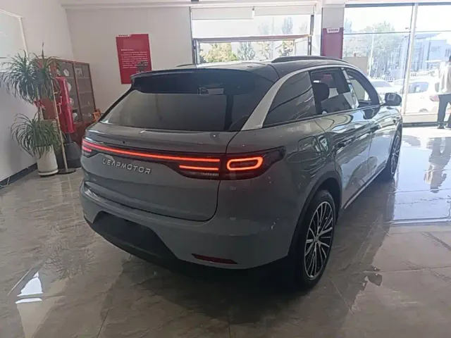 Leapmotor C11 — Фото автомобиля 6