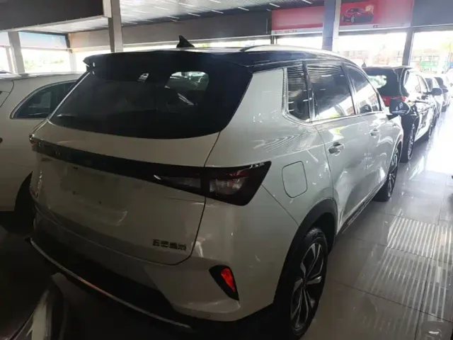 Wuling Asta — Фото автомобиля 6