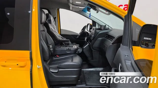 Hyundai Staria — Фото автомобиля 11