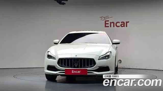 Maserati Quattroporte — Фото автомобиля 3