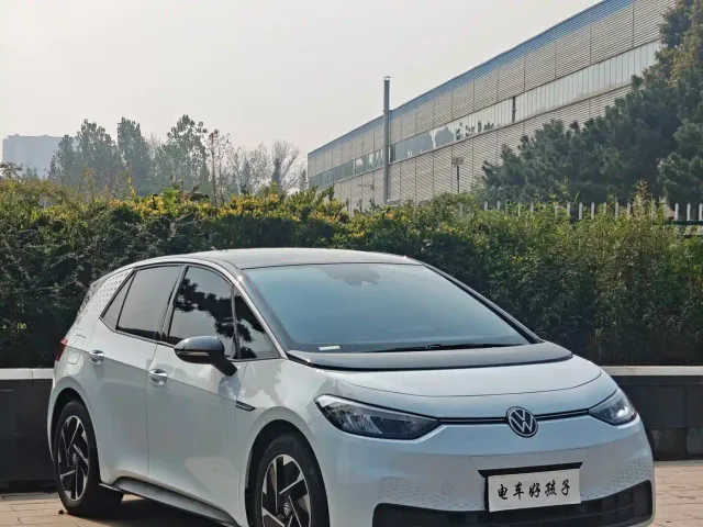 Volkswagen ID.3 — Фото автомобиля 3